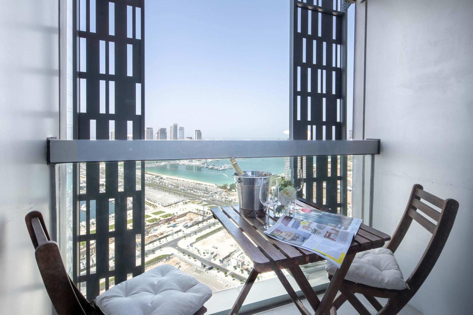 Frank Porter - Cayan Tower Dubai Exterior foto